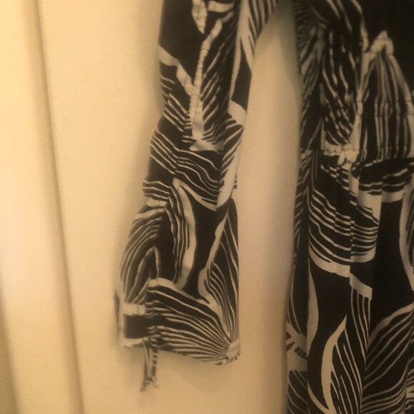 Maggy London black & white 3/4-sleeve floral print jersey knit dress sz 10 - Picture 5 of 9